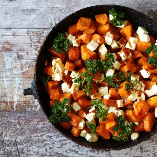 Cremige Butternut-Kürbis-Pfanne mit Feta