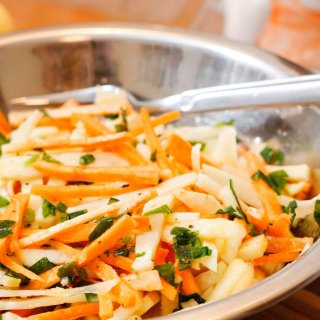 Sommersalat mit knackigem Kohlrabi