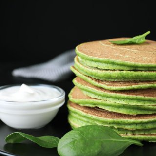 Spinatpfannkuchen mit Linsenragout