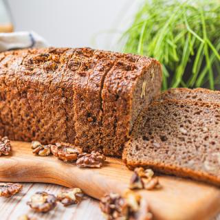 Walnussbrot geschnitten