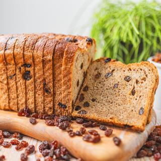 Rosinenbrot geschnitten