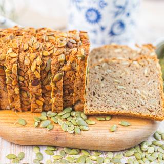 Kürbiskernbrot geschnitten