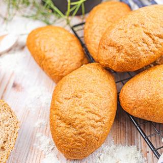 Weizenvollkorn-Brötchen