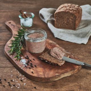 Feine Leberwurst mit Schnittlauch im Glas