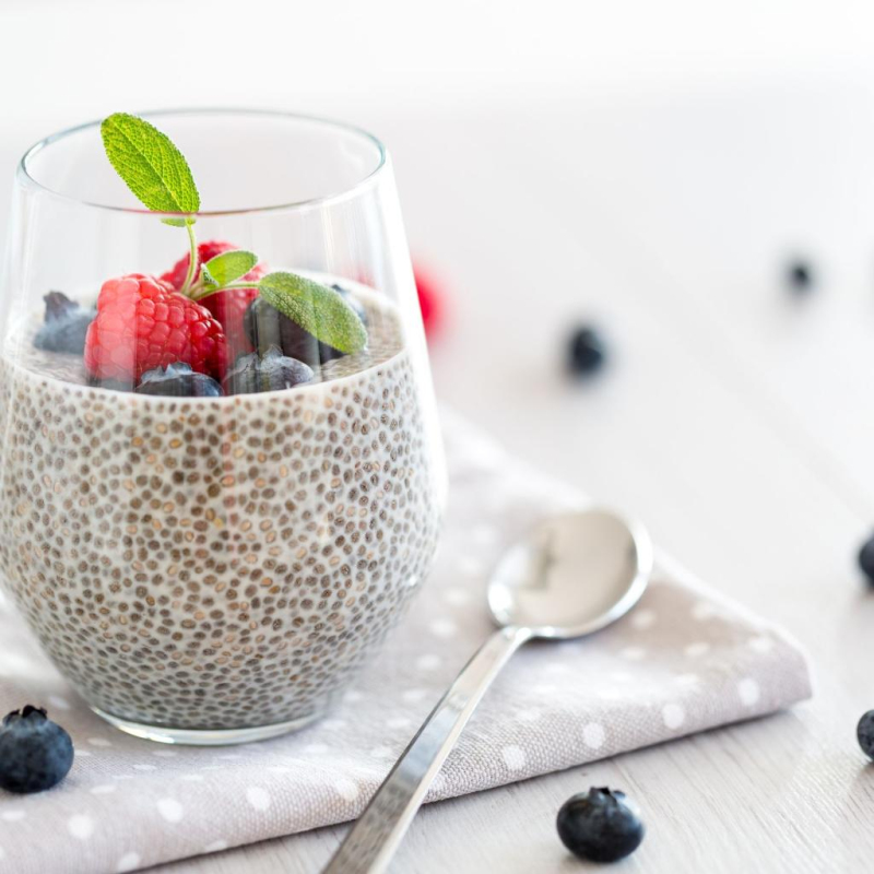 Chia-Pudding mit Früchten