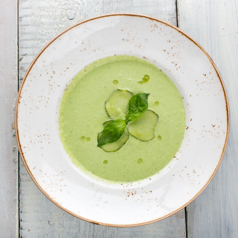 Frische Gurkensuppe mit Joghurt