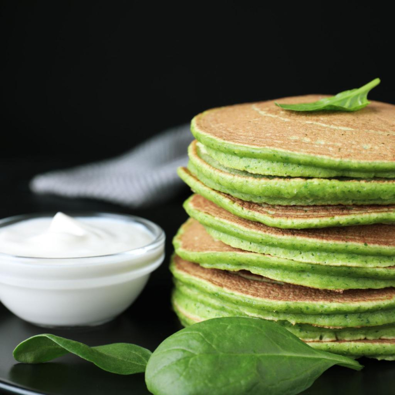 Spinatpfannkuchen mit Linsenragout