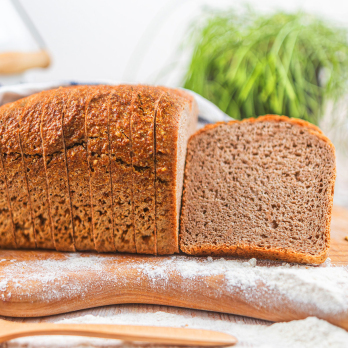 Roggenschrotbrot geschnitten