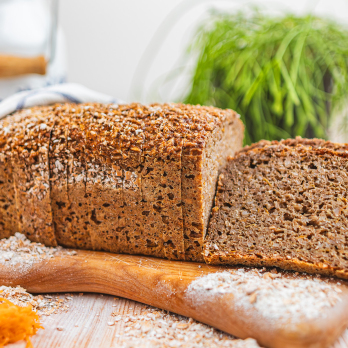 Dinkelganzkorn mit Möhre geschnitten