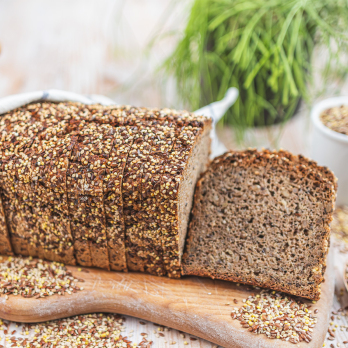 1000-Körnerbrot geschnitten